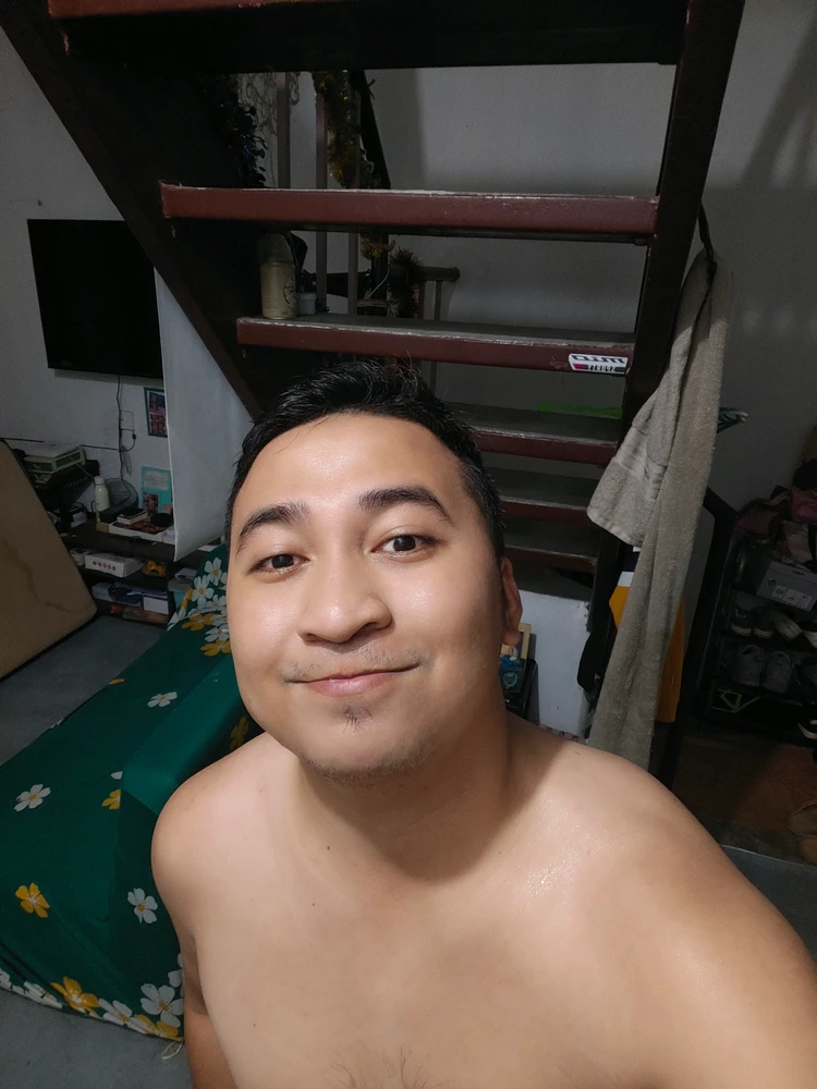 GIF na in-upload ni Nathan