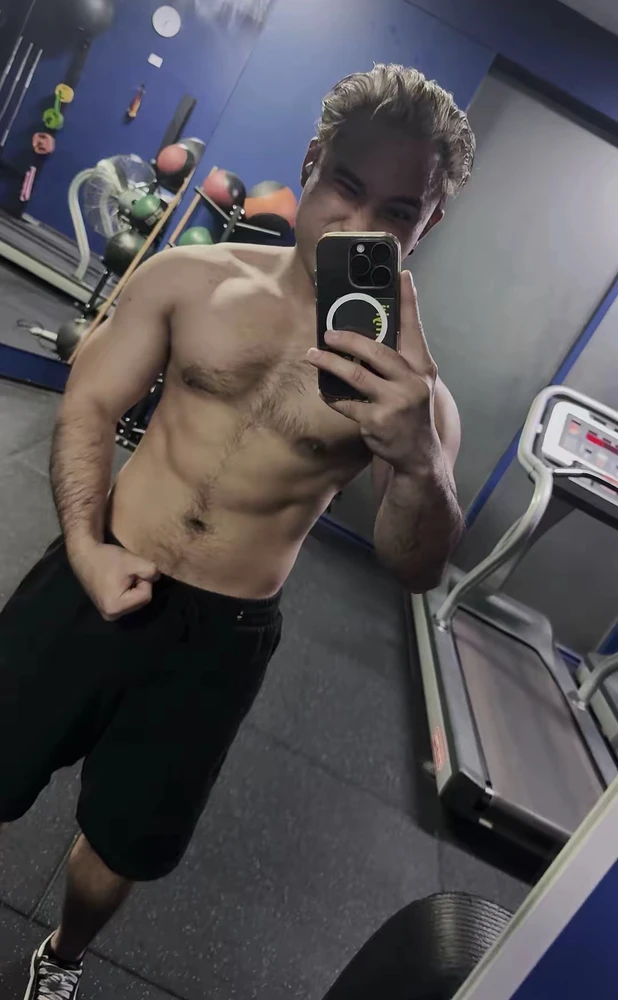 Gi-upload ni Lawrence ang hulagway