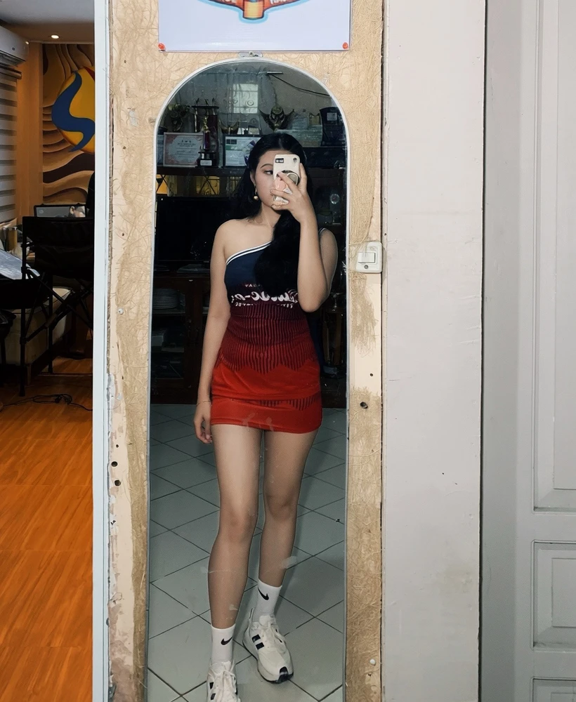I-upload ni Barbie ang larawan
