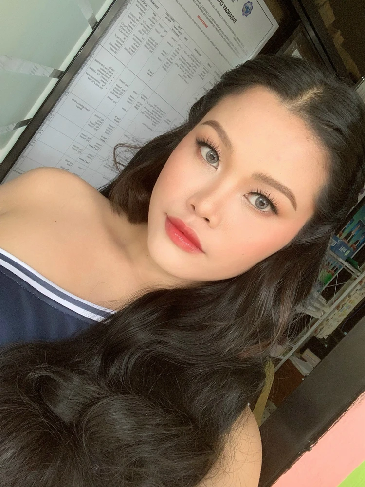 I-upload ni Barbie ang larawan