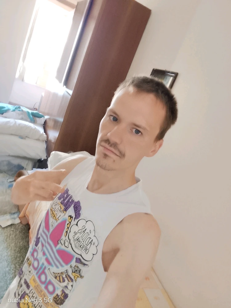 GIF жүктеген Aigor
