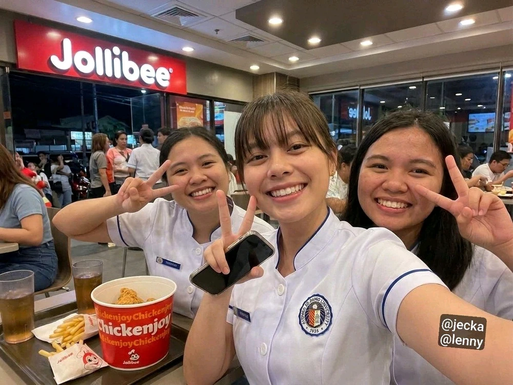 GIF gi-upload ni Mika Santos