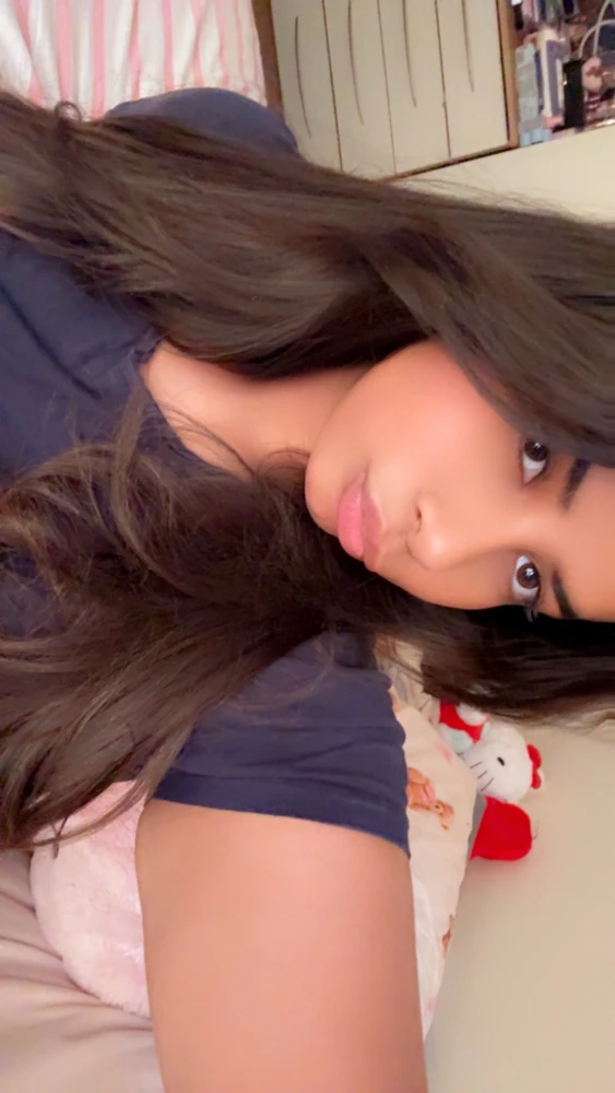 GIF uploaded by Alzina