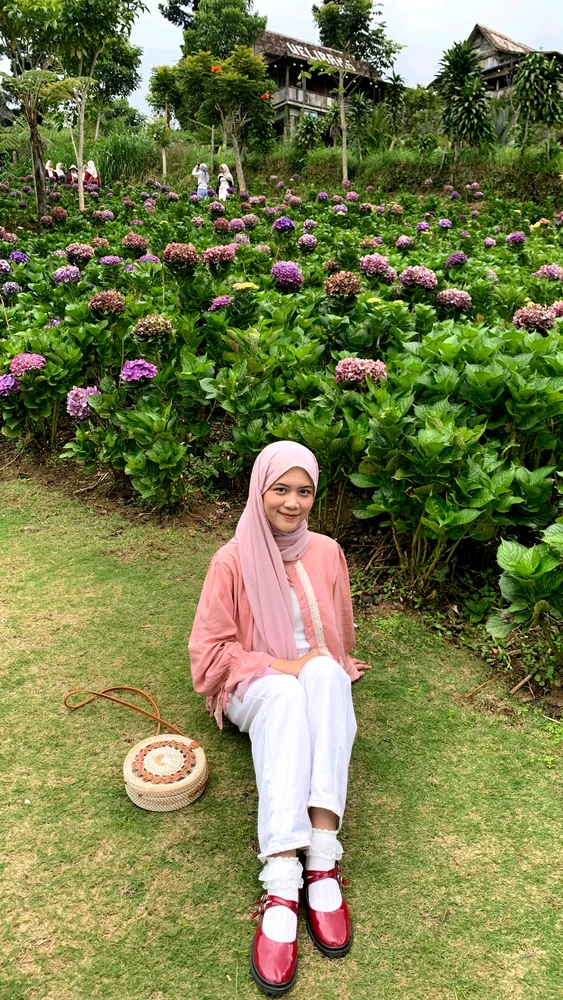 I-upload ni Ayu ang larawan