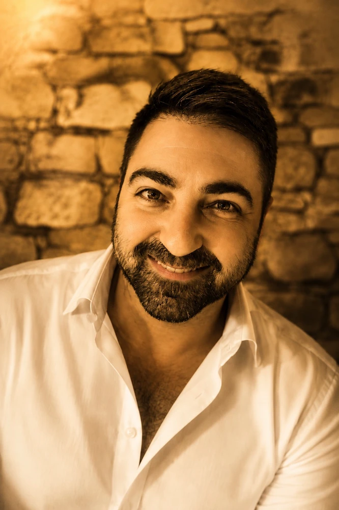 GIF uploaded by Vartan