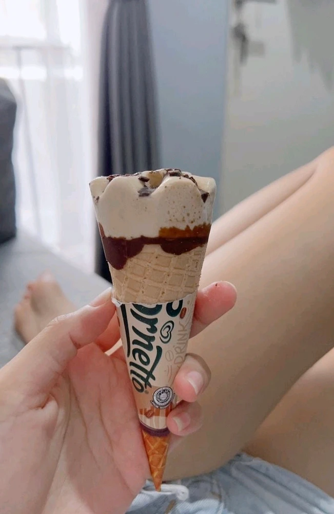GIF na in-upload ni Orange