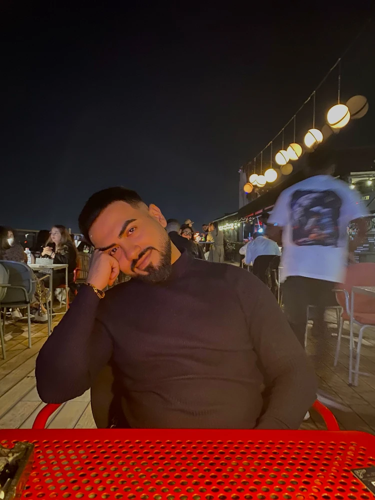 GIF na in-upload ni Ahmed