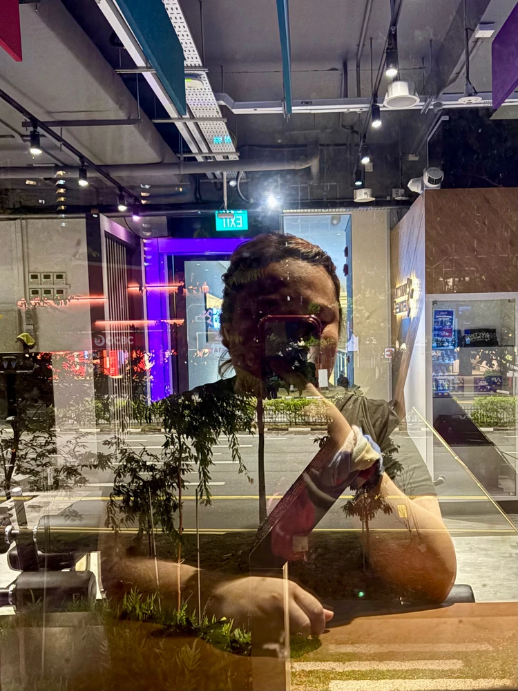 Elle پاران اپ لوڊ ٿيل GIF
