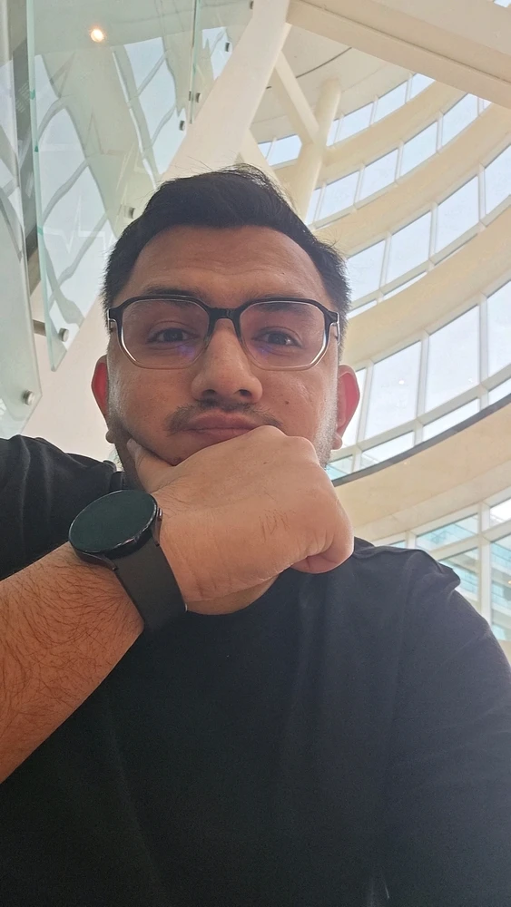 GIF tso los ntawm Abdul