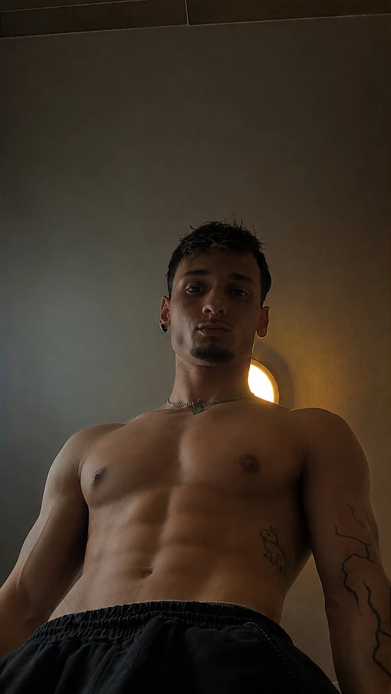 GIF na in-upload ni Matthias