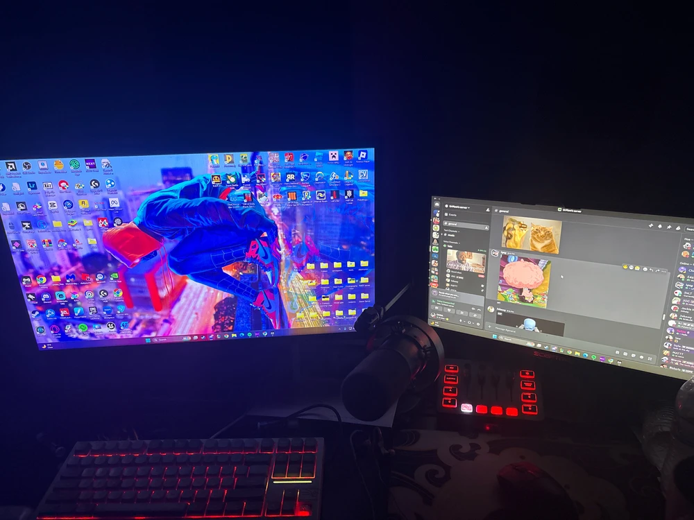 GIF naložil Matthew