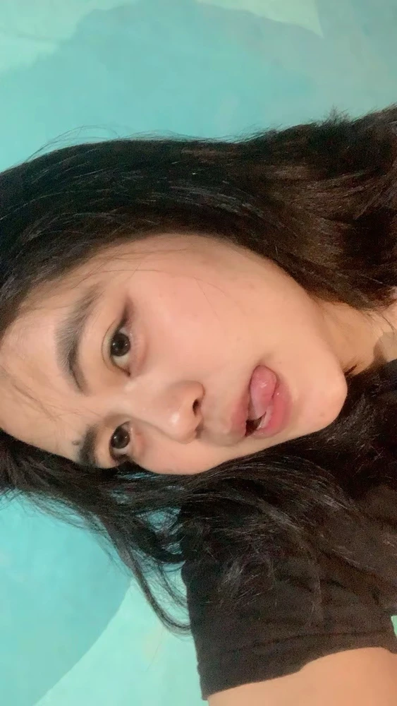 I-upload ni Nhiken ang larawan