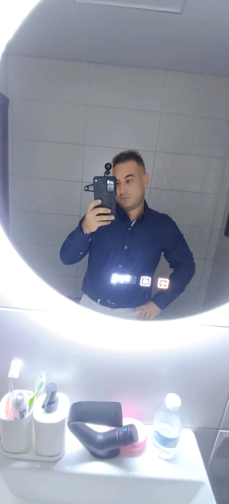 GIF tso los ntawm Alvaro