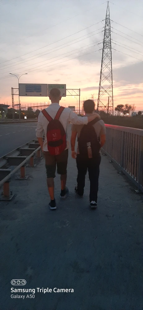I-upload ni Furkan ang larawan