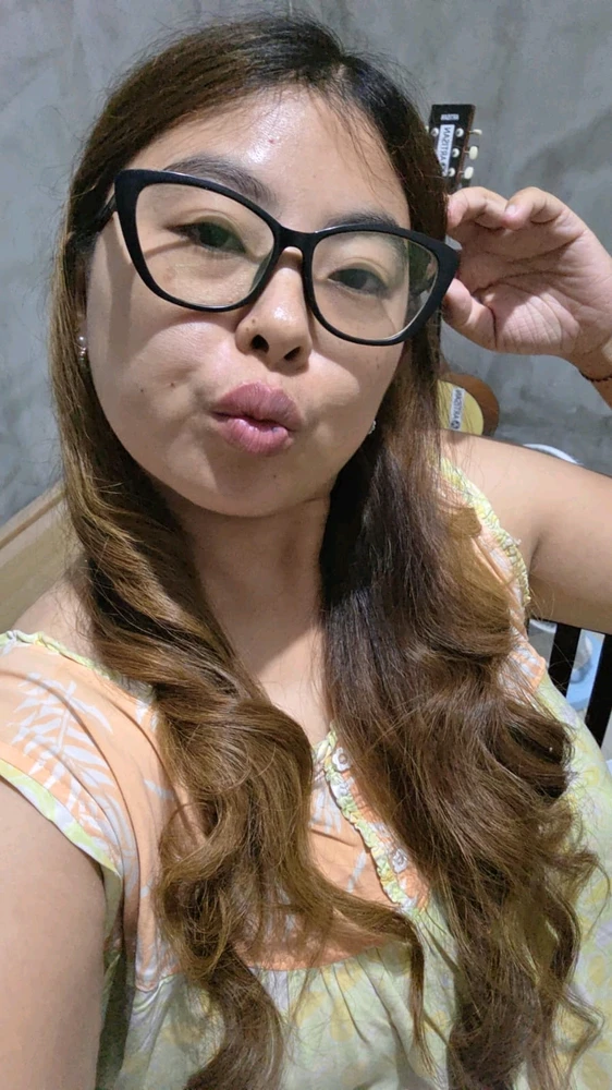 GIF na in-upload ni Yy