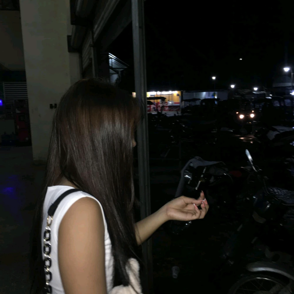 GIF na in-upload ni Antonette