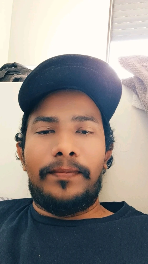 Gi-upload ni Shaan Tharindu ang hulagway