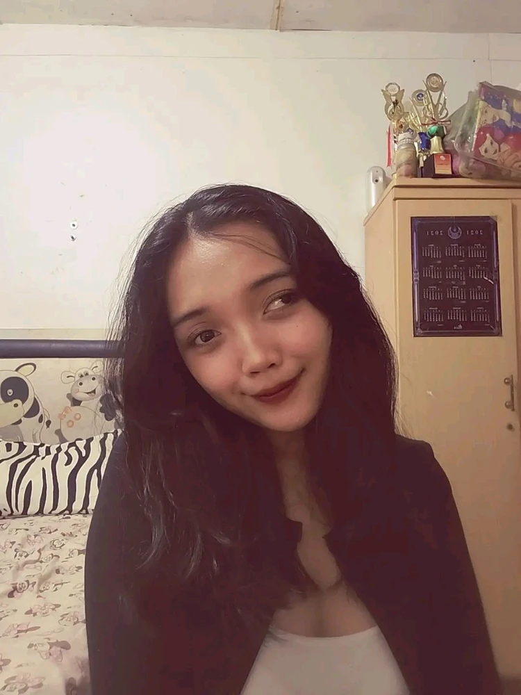 GIF tso los ntawm Syaa