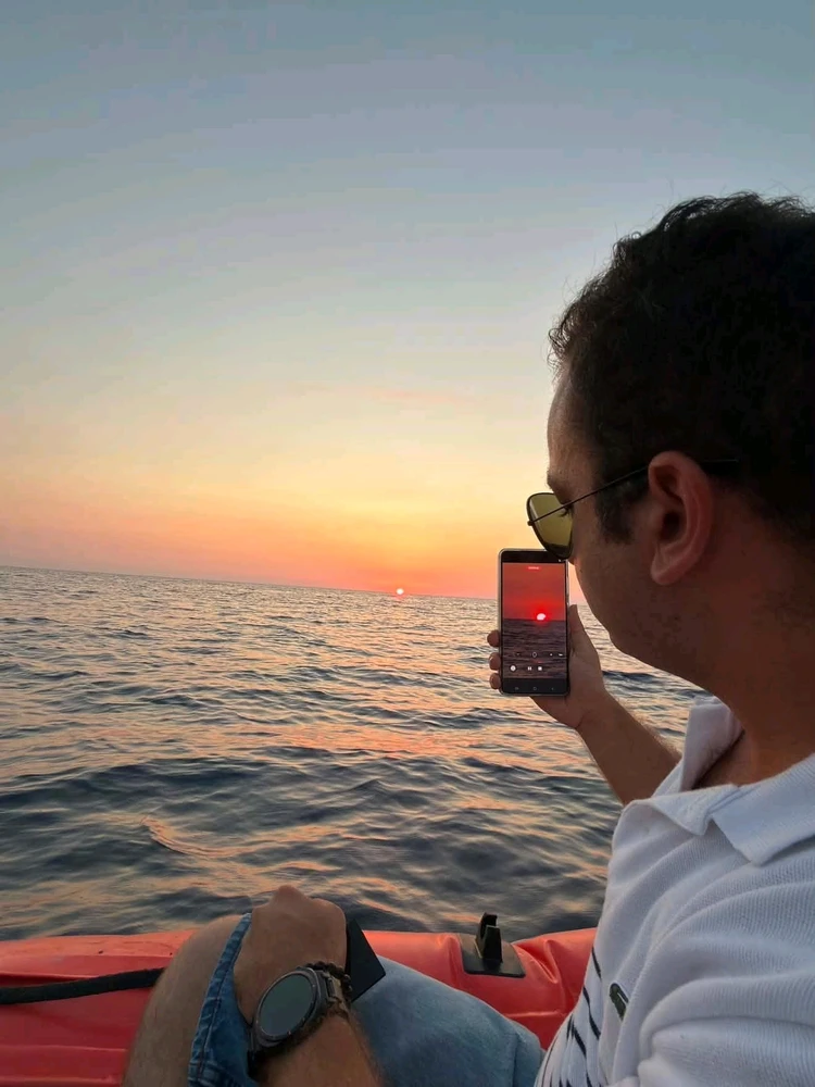 GIF uaslódáilte ag David hili