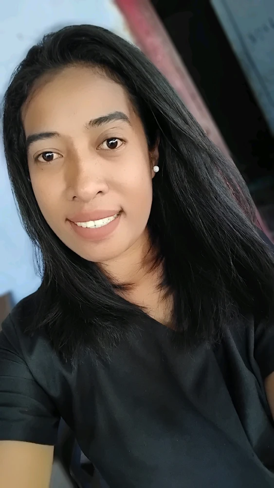 I-upload ni Lia ang larawan