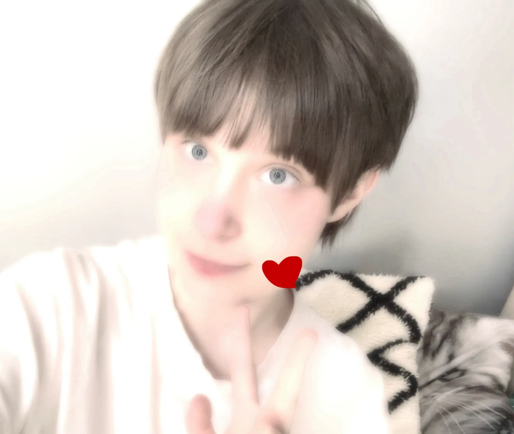 GIF na in-upload ni breadddD