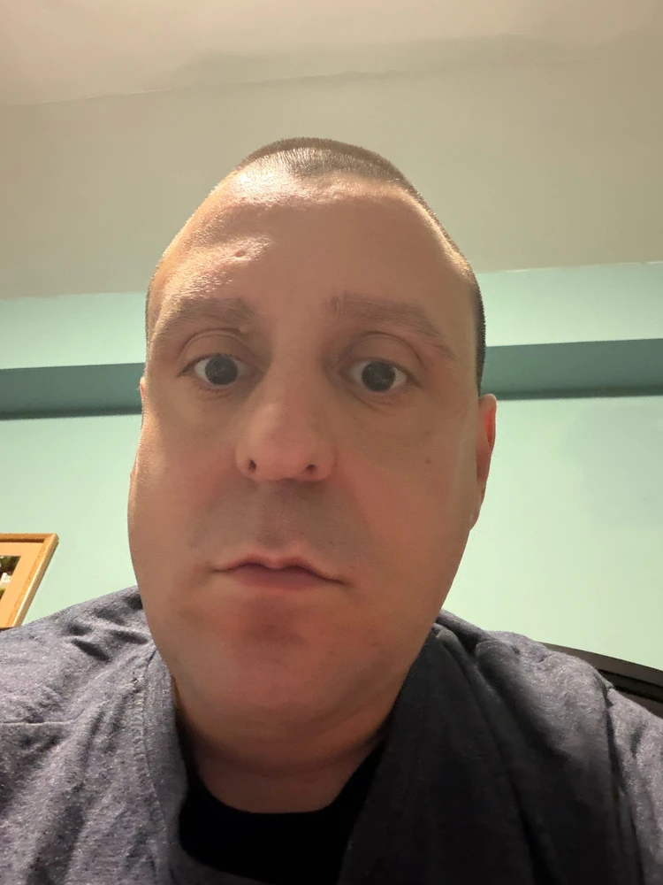 GIF gi-upload ni Russell Berkowitz