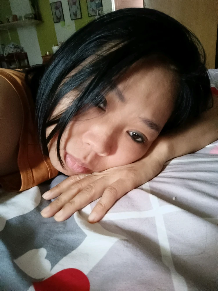 GIF na in-upload ni Yenni