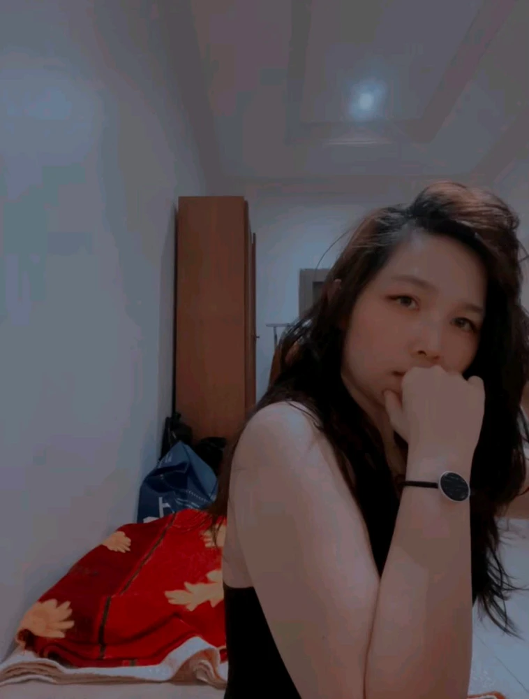 GIF na in-upload ni Sissy Kitty