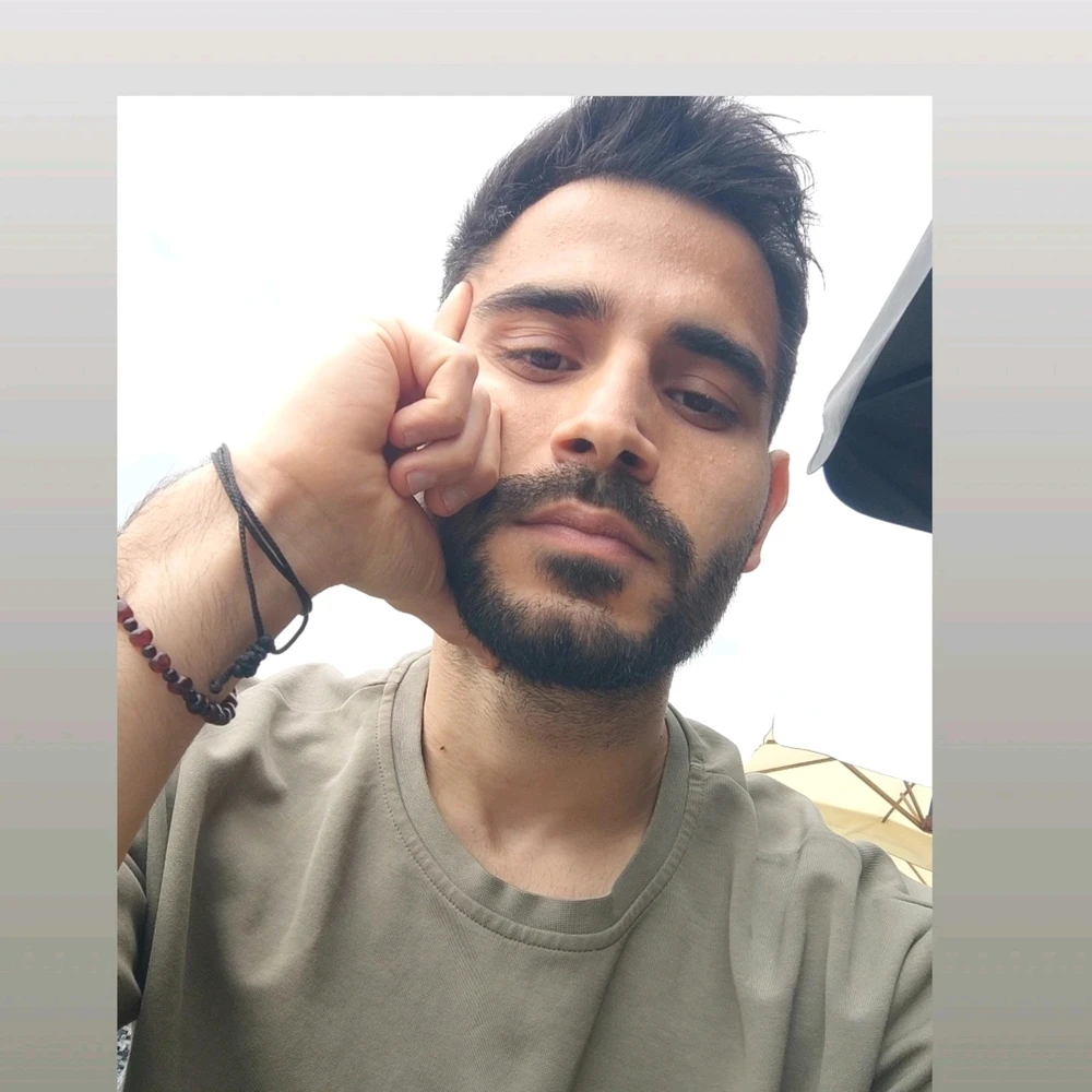 GIF gi-upload ni Kemal
