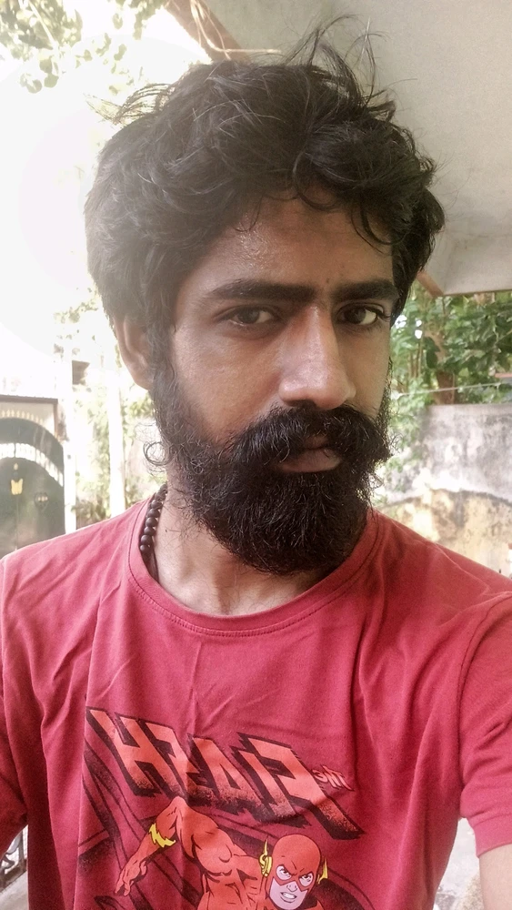 GIF tso los ntawm Bharath