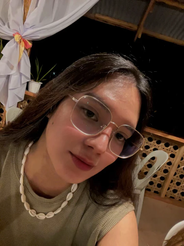 GIF na in-upload ni Mikeee