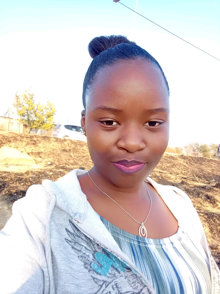 GIF tso los ntawm Mamathenta Mokhethea
