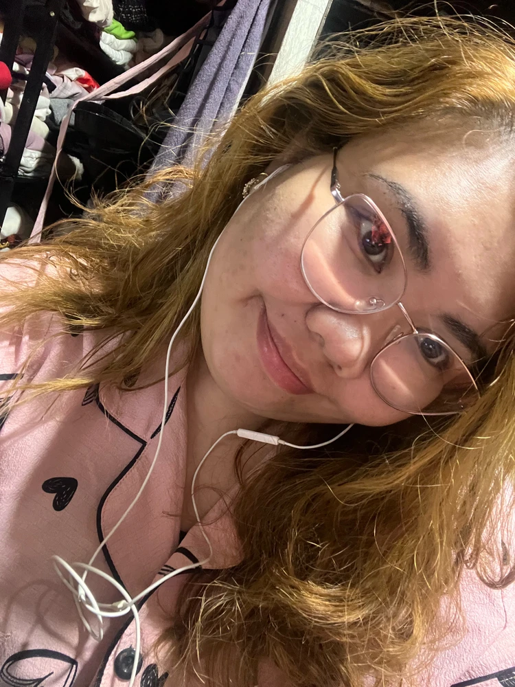 GIF na in-upload ni Thena