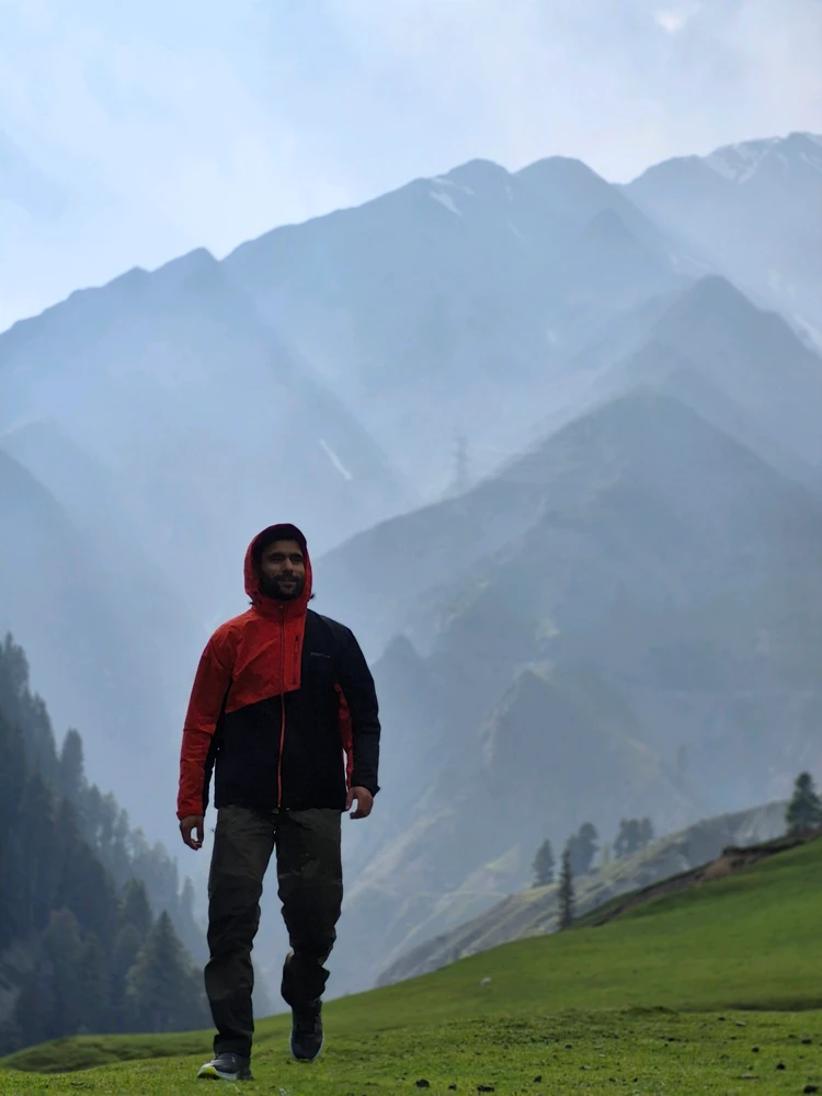 WiseWanderer විසින් GIF එක upload කරන ලදී