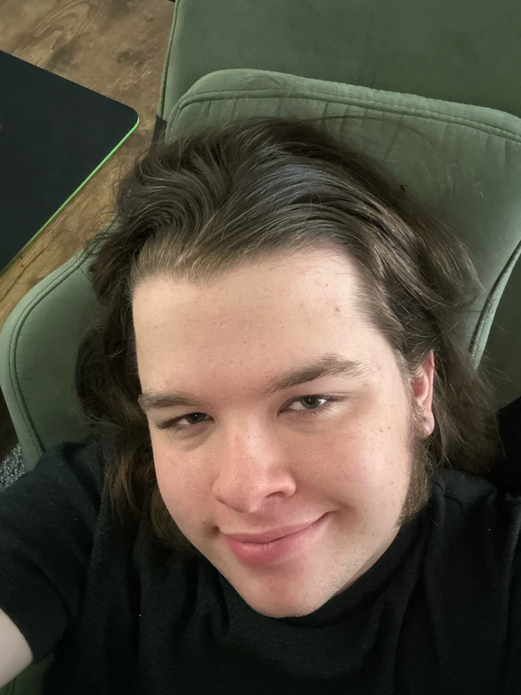 GIF Elijah tərəfindən yükləndi