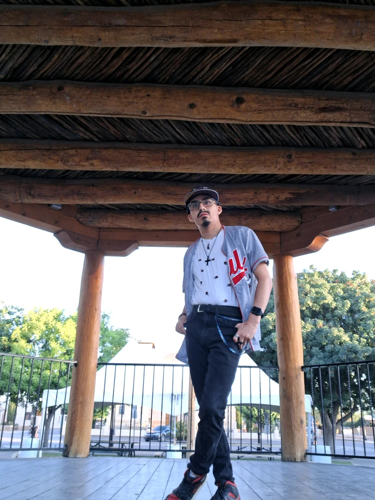 GIF na in-upload ni Nickolas Ramirez