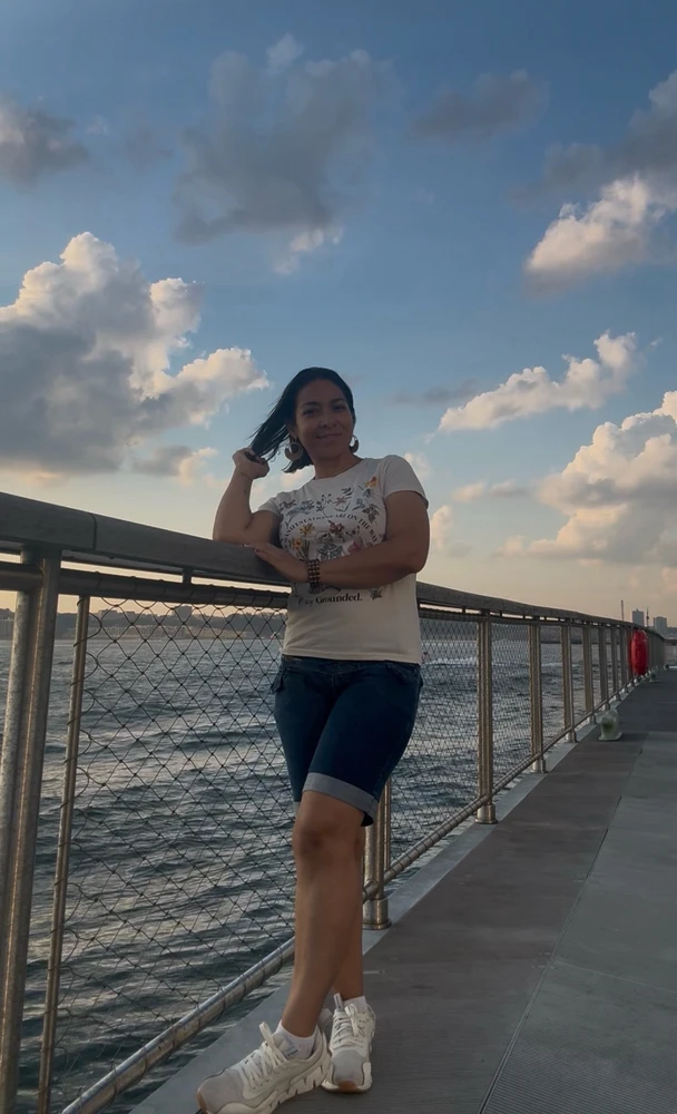I-upload ni Divania ang larawan