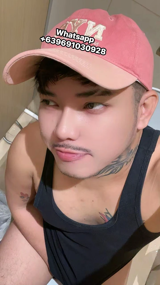 GIF pujat per John Alejandro