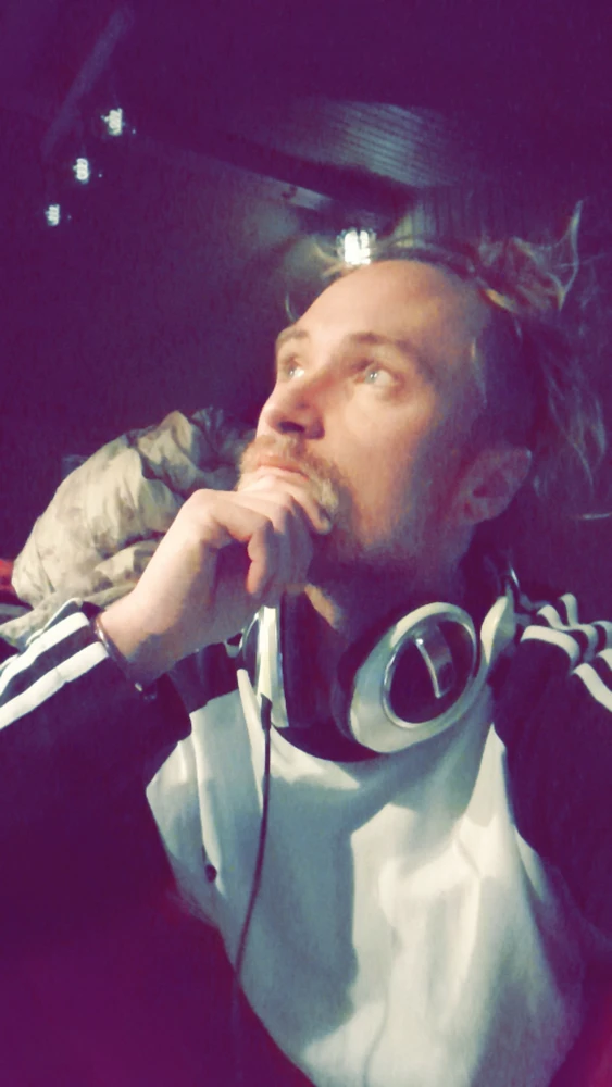 Eldjárn жүктөгөн GIF