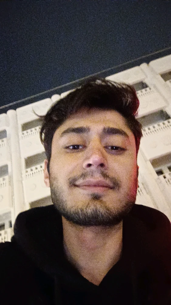 GIF yaikidwa ndi Ümit