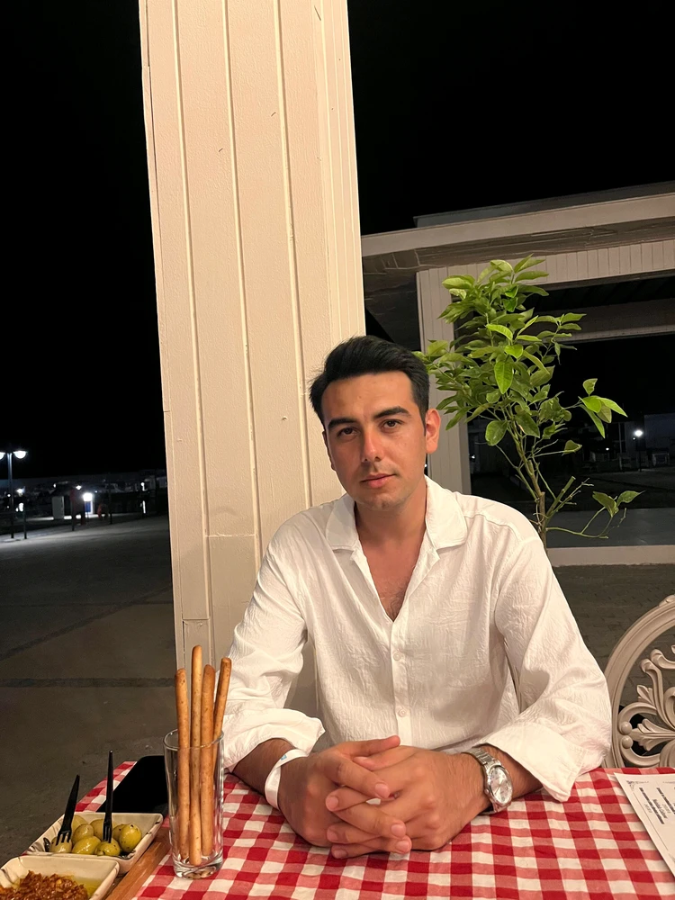 GIF na in-upload ni Cenk Ege
