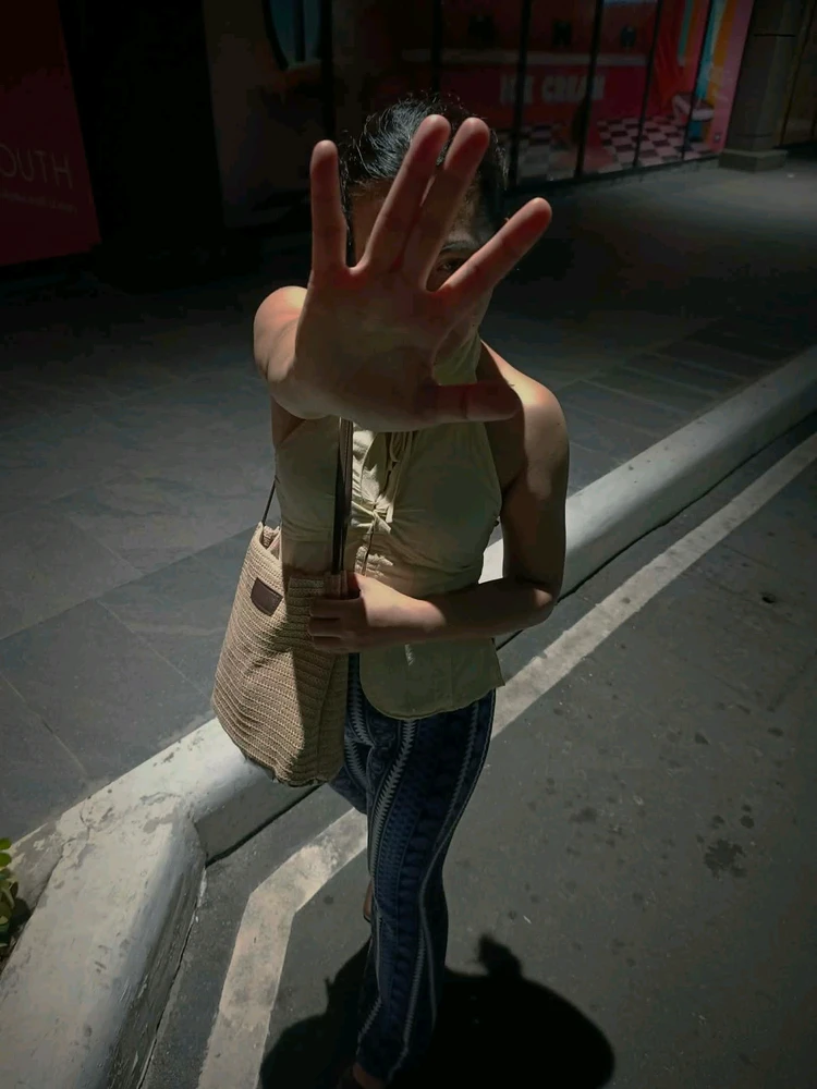 GIF na in-upload ni °Lilith°