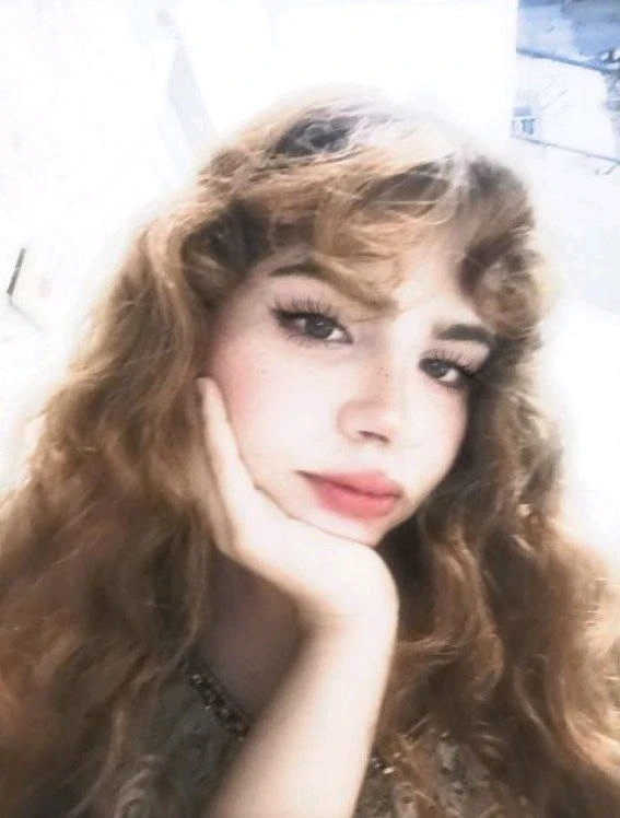 GIF tso los ntawm Angelos
