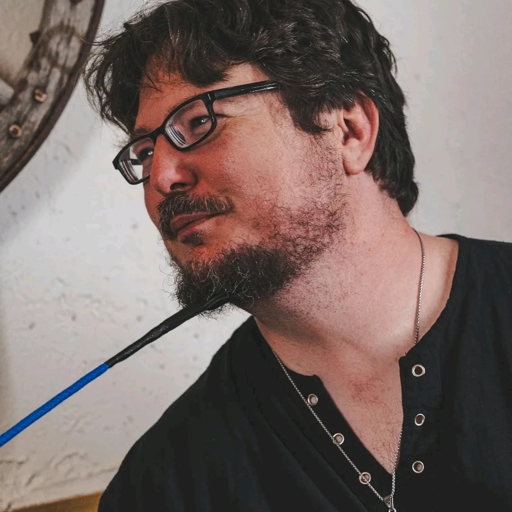 GIF augšupielādēja Alex