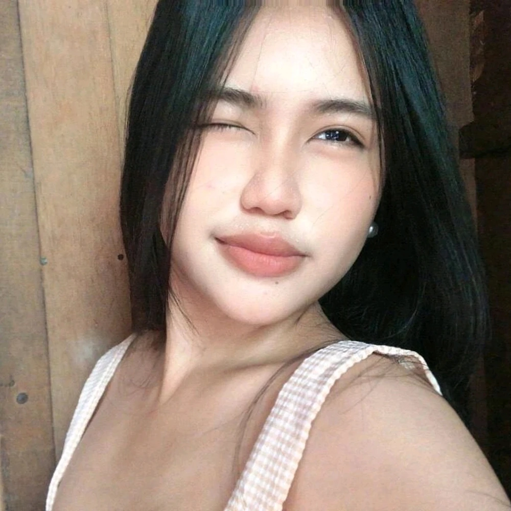 GIF tso los ntawm Roselyn