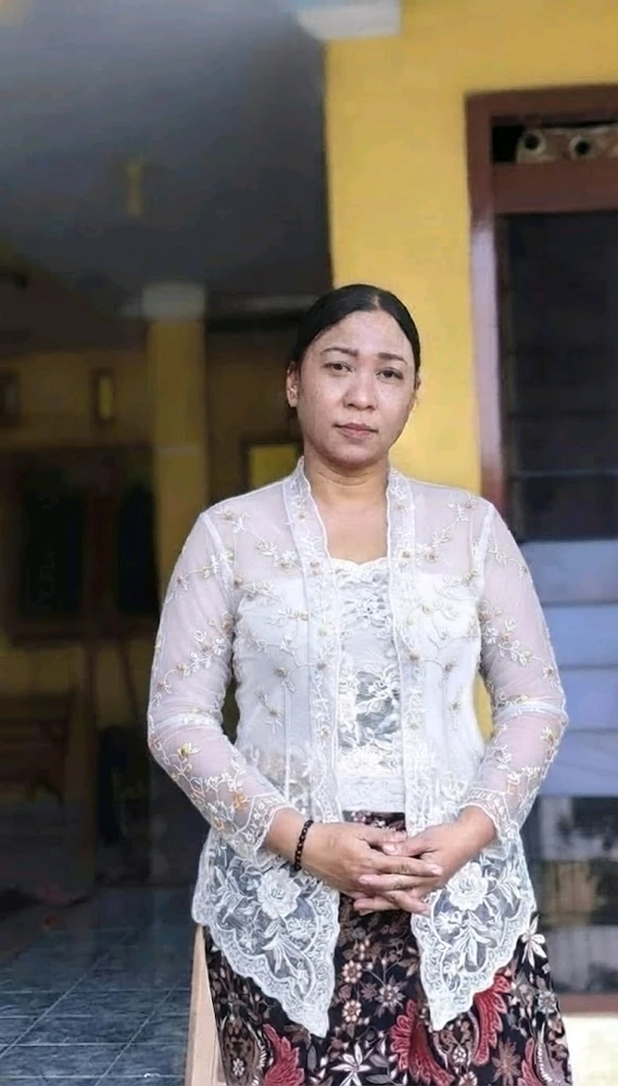 GIF gi-upload ni Lia Yuniar