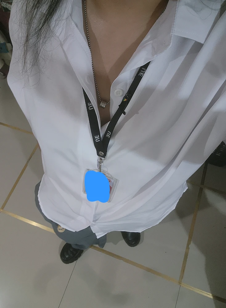 Kept the outfit simple since I had school that day 😭🤧