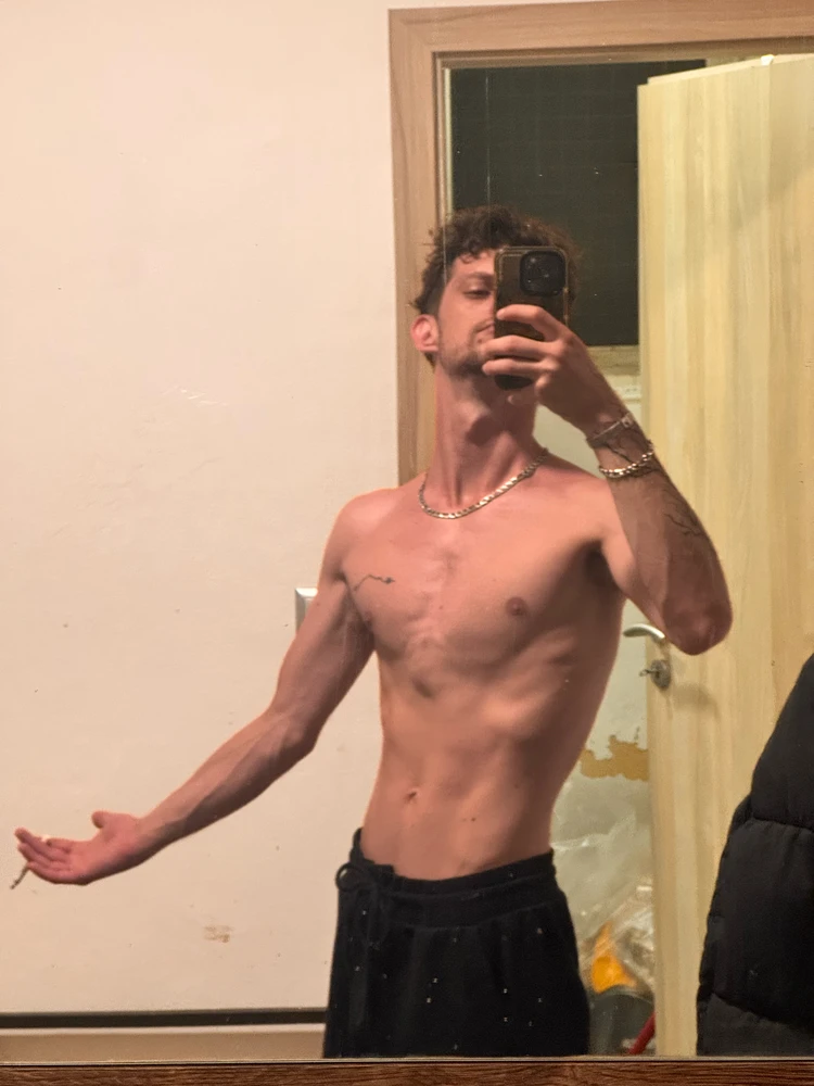 GIF na in-upload ni Filip