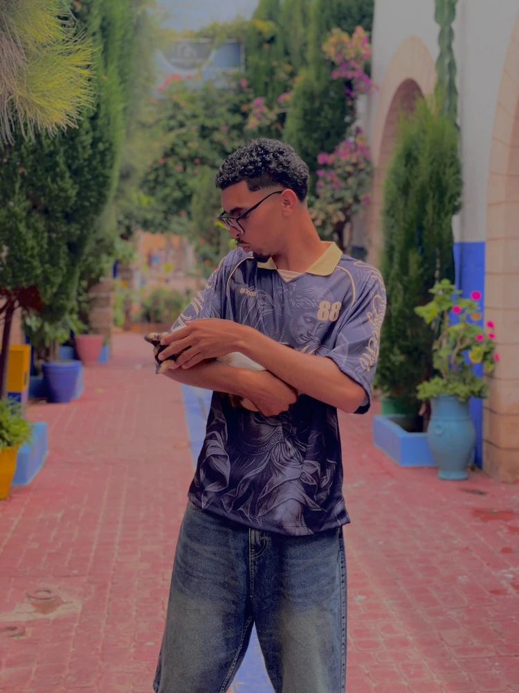 I-upload ni Khalid ang larawan