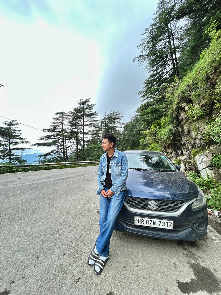 GIF tso los ntawm Shoaib